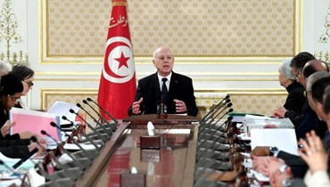 سعيّد مترئسا اجتماع مجلس الوزراء في قصر قرطاج (21 نيسان 2022، رئاسة الجمهورية التونسية).  