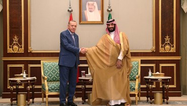 ولي العهد الأمير محمد بن سلمان والرئيس التركي رجب طيب (أ ف ب).