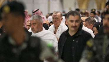 إردوغان يؤدّي مناسك العمرة في السعودية (أ ف ب).