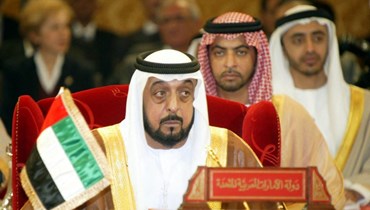 صورة مؤرخة في 20 كانون الأول 2004 لرئيس دولة الإمارات العربية المتحدة الشيخ خليفة بن زايد آل نهيان (أ ف ب).