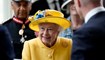 الملكة إليزابيث الثانية خلال زيارتها محطة بادينغتون في لندن (17 ايار 2022، أ ف ب). 