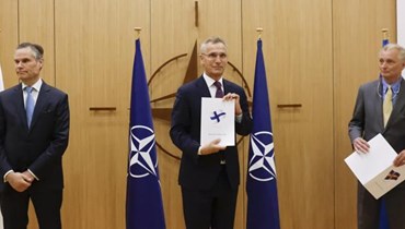 سفيرا فنلندا والسويد في الناتو يتقدّمان بطلب رسمي لانضمام بلديهما إلى حلف شمال الأطلسي، 18 أيار 2022 - "أ ف ب"
