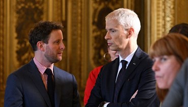 بون (إلى اليسار) يحضر احتفال تسليم وتسلم في وزارة الشؤون الخارجية في باريس (21 ايار 2022، أ ف ب). 