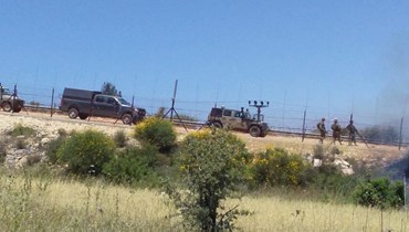آليات للجيش الإسرائيلي قرب السياج الحدوديّ.