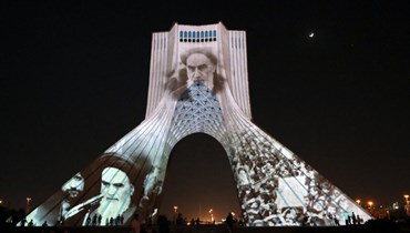 قوس النصر في طهران (أ ف ب).