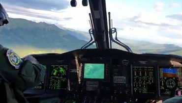لقطة شاشة من فيديو نشرته القوات الجوية الايطالية في 9 حزيران 2022، خلال عملية البحث عن المروحية المفقودة (وكالة ANSA). 