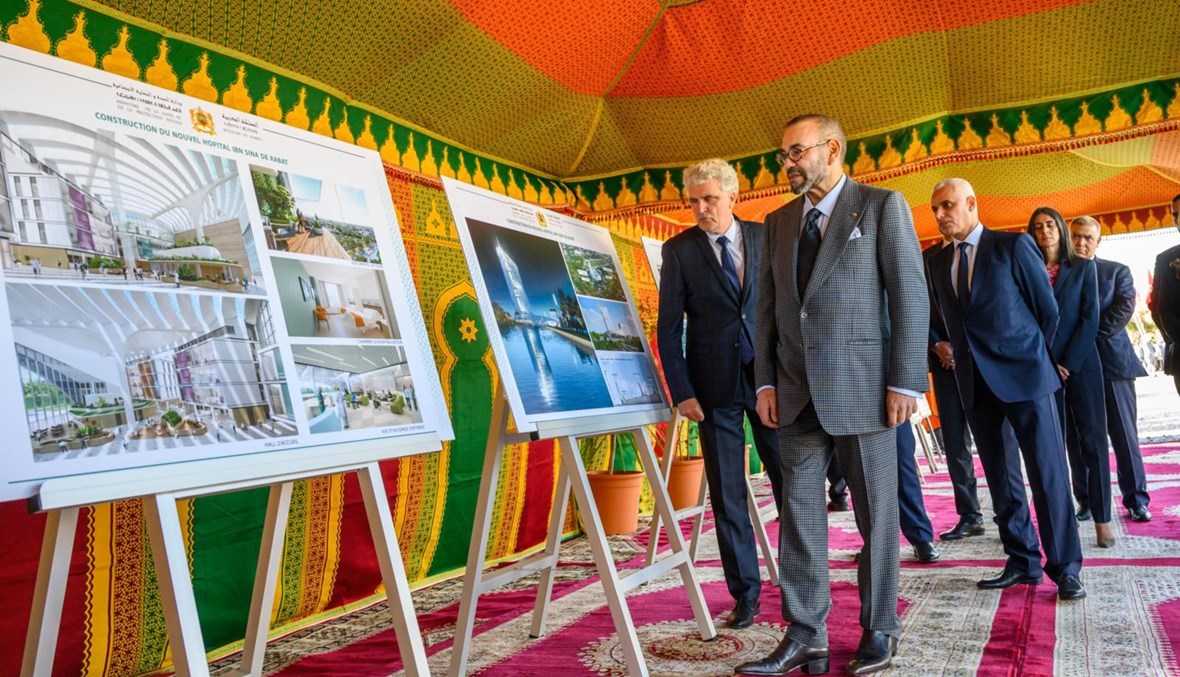 الملك محمد السادس مدشناً بناء مستشفى "ابن سينا" الجديد في الرباط (5 أيار 2022، وكالة المغرب العربي للانباء). 