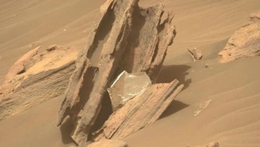 الجسم الغريب على سطح المريخ.