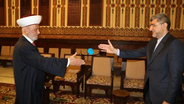 دريان استقبل سفيري سلطنة عمان وإيران في زيارتين وداعيتين (حسن عسل). 