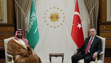 ولي العهد السعودي محمد بن سلمان يجري محادثات مع الرئيس التركي رجب طيب إردوغان في أنقرة (أ ف ب).