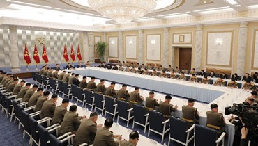 زعيم كوريا الشمالية يرأس اجتماعاً عسكرياً (أ ف ب). 