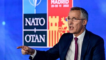 ستولتنبرغ ملقيا خطابه الافتتاحي في اليوم الأول من قمة الناتو في مدريد (28 حزيران 2022، أ ف ب). 