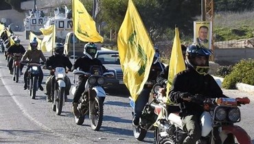 مناصرون لـ"حزب الله" عند الحدود الجنوبية.