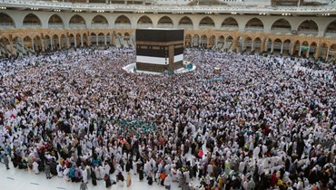 بالصور- السعودية تستضيف مليون مسلم في أكبر موسم حج منذ تفشّي الوباء