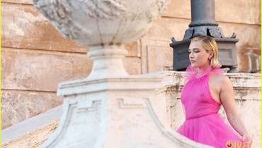 سيل من التعليقات على فستان فلورنس بيوغ خلال عرض أزياء فالنتينو