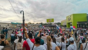 الآلاف يحتجون في بنما.