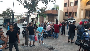  تجمعات احتجاجية ضدّ أصحاب المولدات أمام مدخل مخفر صيدا القديمة