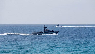 سفينتان تابعتان للبحرية الإسرائيلية قبالة ساحل رأس الناقورة (6 حزيران 2022 - أ ف ب).
