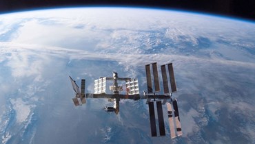 صورة قدمتها وكالة "ناسا" في 19 شباط 2008، وتظهر محطة الفضاء الدولية كما شوهدت من مكوك الفضاء الأميركي أتلانتس (أ ف ب). 