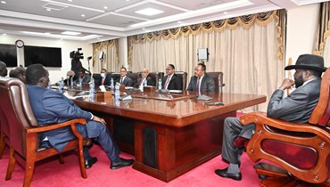 كير مجتمعا بوفد إثيوبي برئاسة رضوان حسين، مستشار الأمن القومي لابيي أحمد (2 آب 2022، تويتر). 