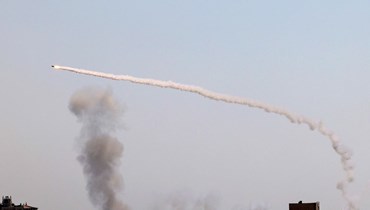 إطلاق صاروخ فلسطيني من غزة باتجاه إسرائيل (7 آب 2022، أ ف ب). 