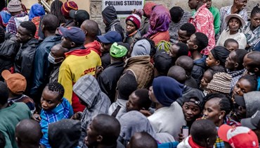 ناخبون ازدحموا امام مركز اقتراع في نيروبي (9 آب 2022، أ ف ب). 