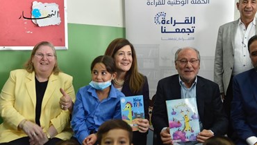 وزير التربية عباس الحلبي والسفيرة الأميركيّة دوروثي شيا (حسام شبارو)