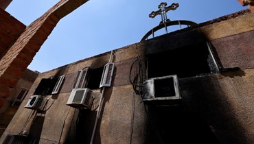 نيران وتدافع خلال القداس... 41 قتيلاً في حريق كبير في كنيسة بمصر نتيجة "خلل كهربائي" (فيديو وصور)