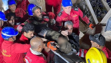مشهد من عمليات الإنقاذ في قطارة الإمام علي في كربلاء (واع).