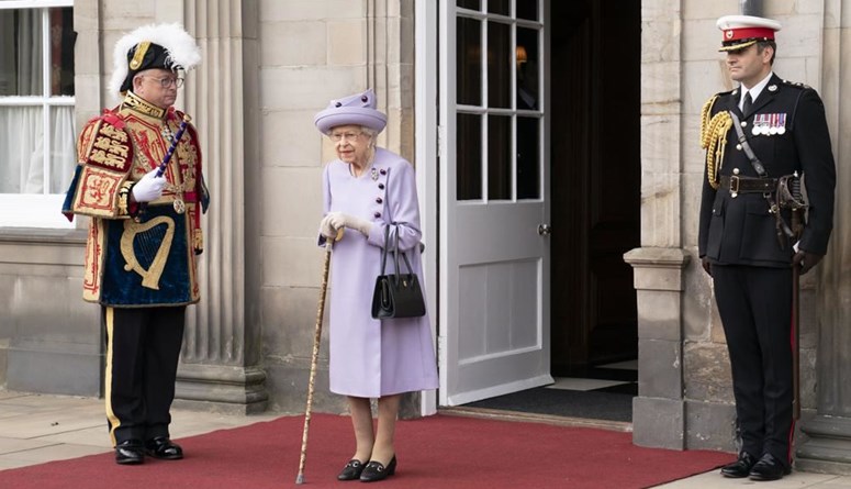 الملكة إليزابيث تغيب عن مهرجان في اسكتلندا للمرة الأولى منذ توليها العرش |  النهار