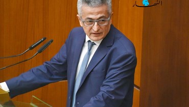 وزير المال يوسف خليل (علي فوّاز).