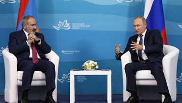 الرئيس الروسي فلاديمير بوتين ورئيس الوزراء الأرميني نيكول باشينيان - "أ ب"