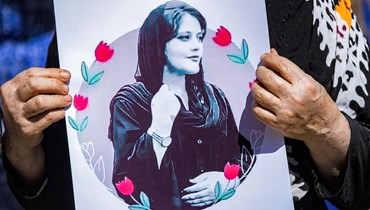 التظاهرات التي تقودها النساء تتواصل لليلة الثانية عشرة في إيران