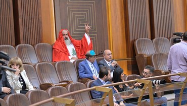  انطلاق الجلسة الأولى لانتخاب رئيس الجمهورية (نبيل إسماعيل). 