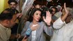 المرشحة الكويتية علياء الخالد تحتفل مع أنصارها بعد إعلان فوزها في الانتخابات النيابية (أ ف ب).