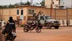 جنود في جيش بوركينا فاسو ينتشرون في واغادوغو (30 أيلول 2022، أ ف ب). 