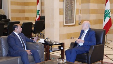 السفير حسام زكي التقى الرئيس نجيب ميقاتي.
