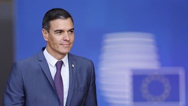 سانشيز لدى وصوله لحضور قمة قادة الاتحاد الأوروبي في مبنى المجلس الأوروبي في بروكسيل (20 ت1 2022، أ ف ب). 