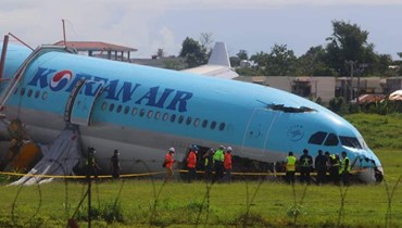 خروج طائرة كورية عن المدرج أثناء هبوطها في مطار بالفيليبين.