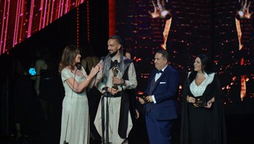 مؤسس ومدير فرقة "ميّاس" نديم شرفان مكرّماً على مسرح "كازينو لبنان" (نبيل اسماعيل).