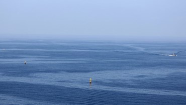 زورق تابع للبحرية اللبنانية قبالة الناقورة (27 ت1 2022 - أ ف ب).