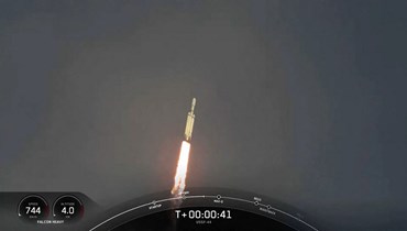 "سبايس إكس" تُطلِق صاروخ "فالكون هيفي".