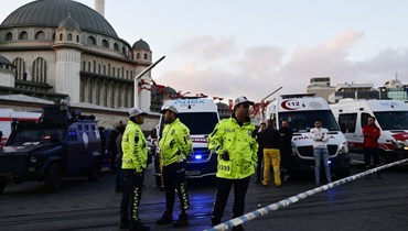 انتشار أمني تركي في مكان الانفجار في إسطنبول (أ ف ب).