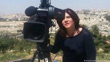 مراسلة "الجزيرة" الراحلة شيرين أبو عاقلة في صورة من الأرشيف.