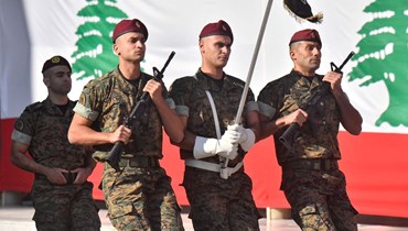 العرض العسكري بمناسبة الاستقلال في العام الماضي (نبيل إسماعيل).