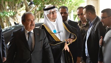 ماكرون سأل عن المساعدات السعودية للبنان... وأوساط بخاري: لبنان أضاع 22 اتفاقاً