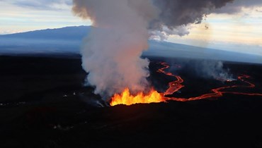 ثوران أكبر بركان نشط في العالم في هاواي (أ ف ب).