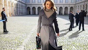 الملكة رانيا في روما... ما الذي جعل حقيبتها استثنائية؟ (صور)