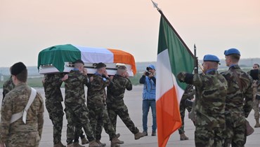 مراسم وداع الجندي الايرلندي العامل في إطار قوة اليونيفيل والذي قتل في العاقبية الجنوبية قبل ثلاثة أيام، في مطار بيروت الدولي. 