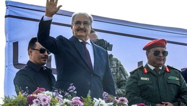 خليفة حفتر قائد قوات شرق ليبيا (أ ف ب). 
